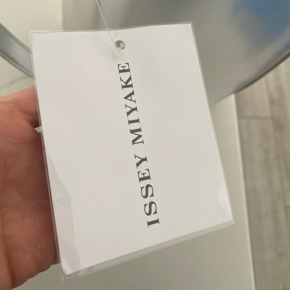 NWT Issey Miyake Parfums silver bucket bag - Picture 9 of 9